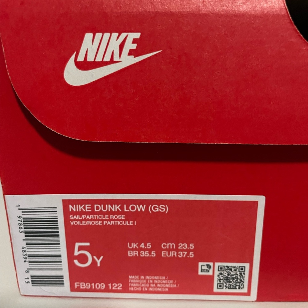 Nike Dunk Low GS in Sail and Particle Rose